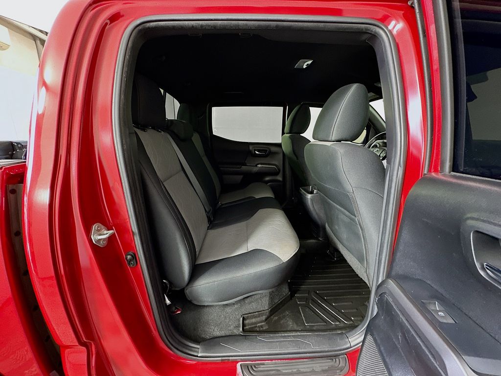 Thumbnail: 2022 Toyota Tacoma - 25