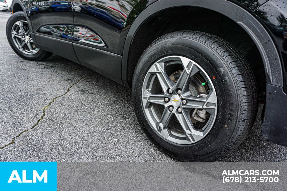 Used 2025 Black Chevrolet LT image 16
