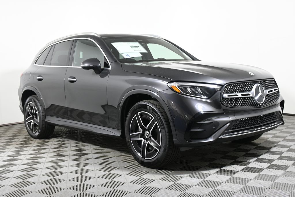 2025 Mercedes-Benz GLC 300 8