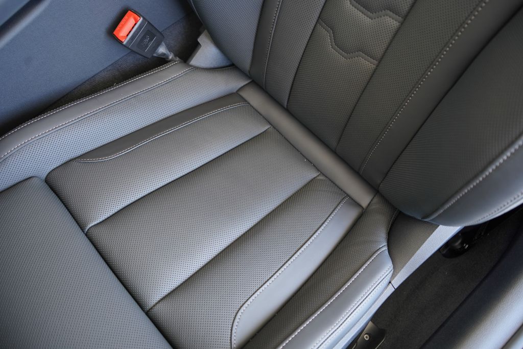 Thumbnail: 2026 BMW 8 Series - 14