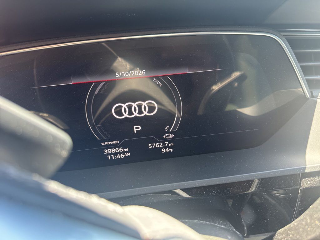 Thumbnail: 2024 Audi Q8 e-tron - 10