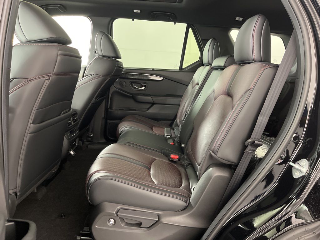 Thumbnail: 2025 Honda Pilot - 25