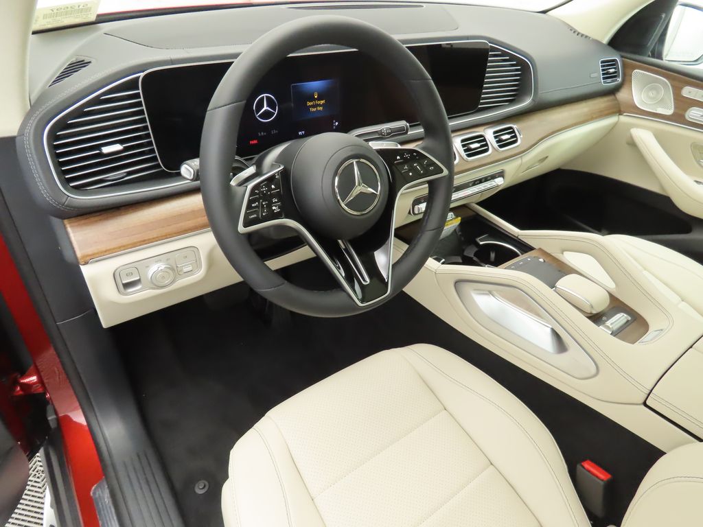 2024 Mercedes-Benz GLS 450 4MATIC 9