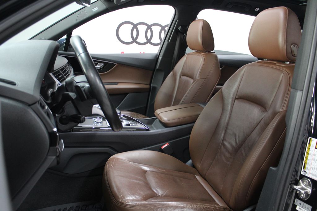Thumbnail: 2017 Audi Q7 - 11