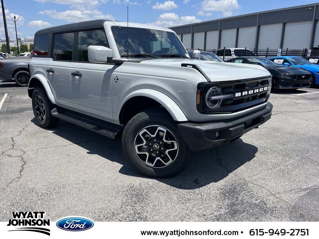 2026 Ford Bronco Outer Banks