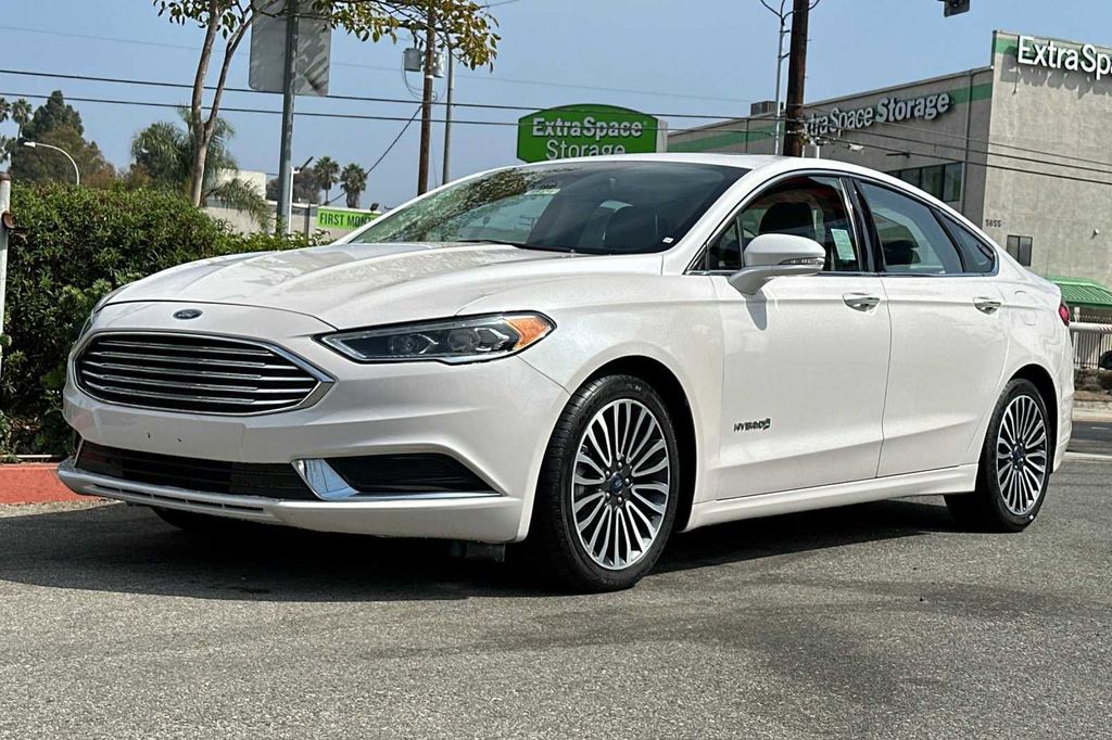 2018 Ford Fusion Hybrid SE 10