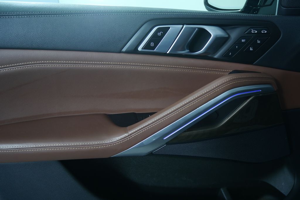 Thumbnail: 2022 BMW X6 - 8