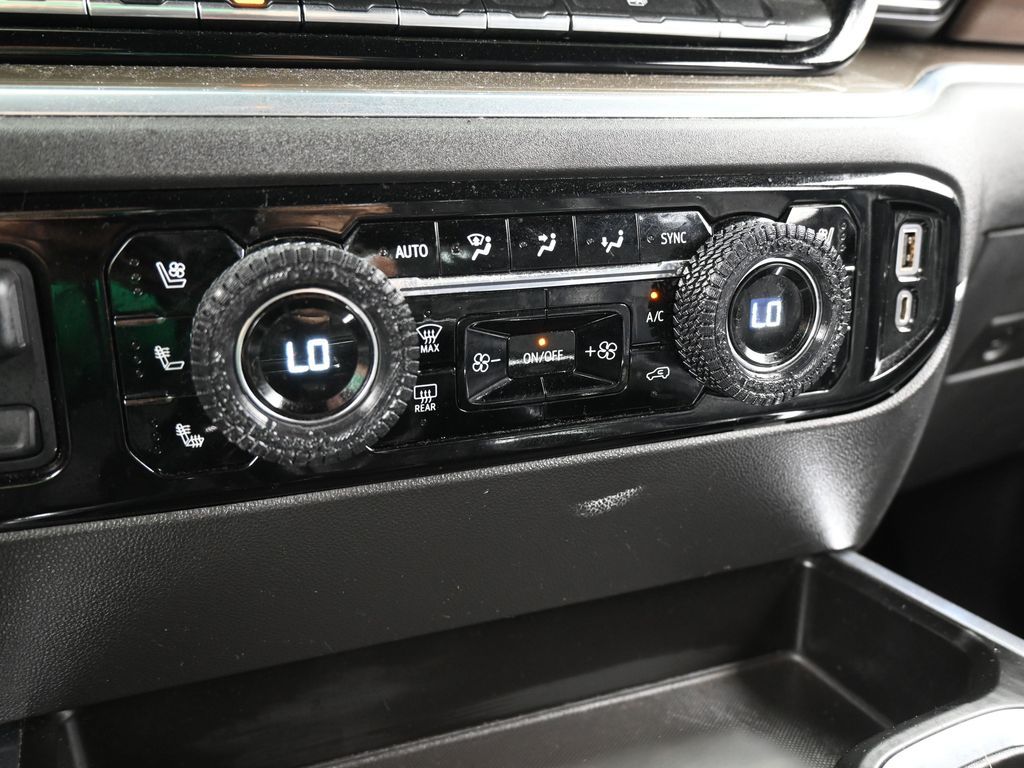 Used 2022 Iridescent Pearl Tricoat Chevrolet High Country image 32