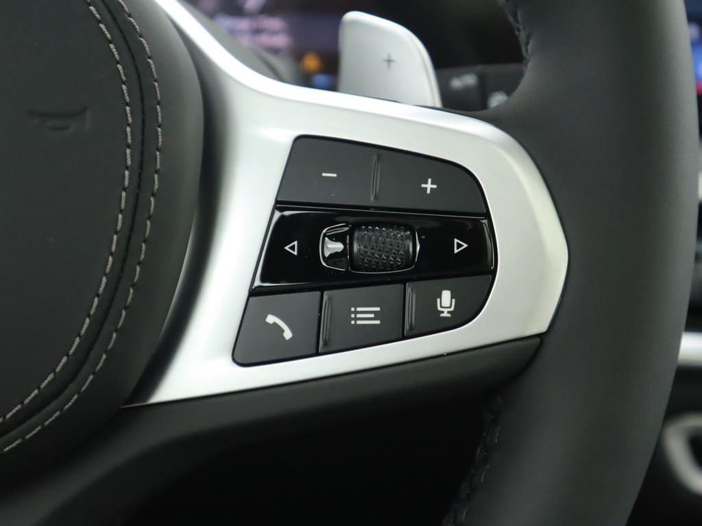 Thumbnail: 2026 BMW X7 - 12