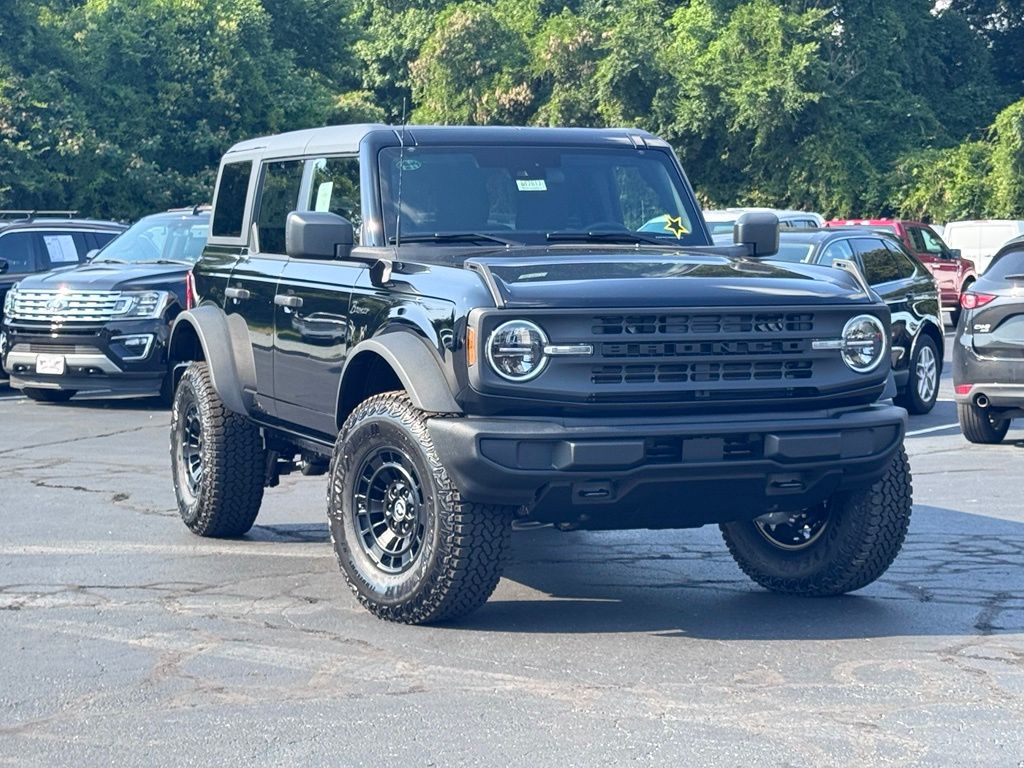 Shadow Black 2026 Ford Bronco SUV / Crossover Four-Wheel Drive Automatic