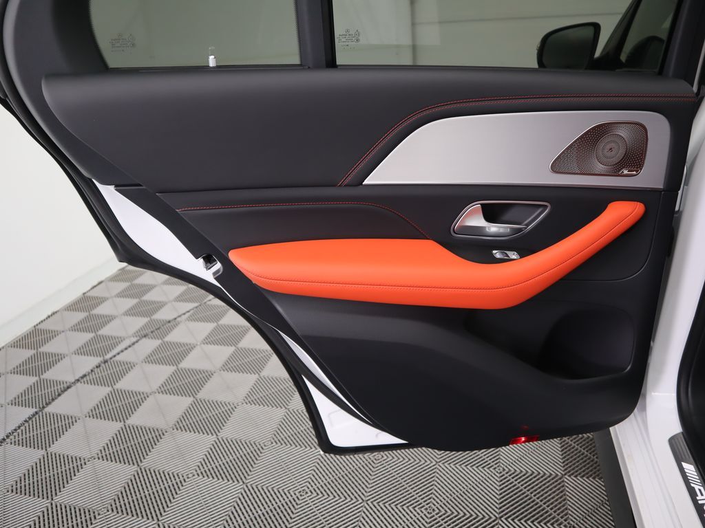 Thumbnail: 2025 Mercedes-Benz GLE - 28