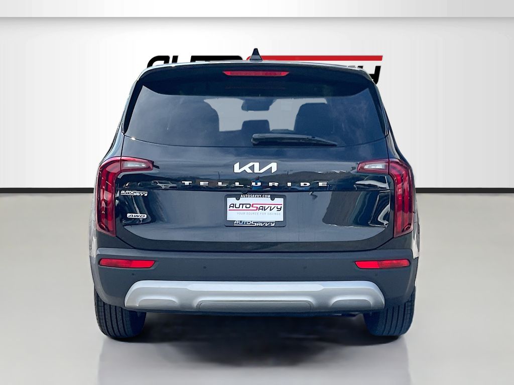 Used 2022 Black Kia LX image 6