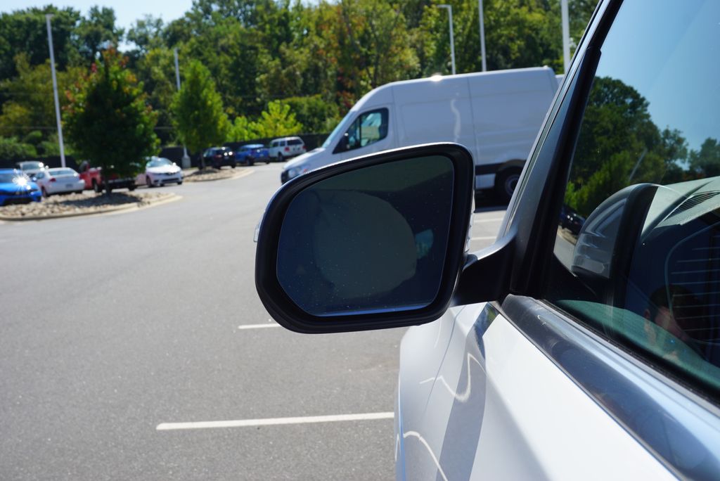 Thumbnail: 2026 Mercedes-Benz GLE - 14