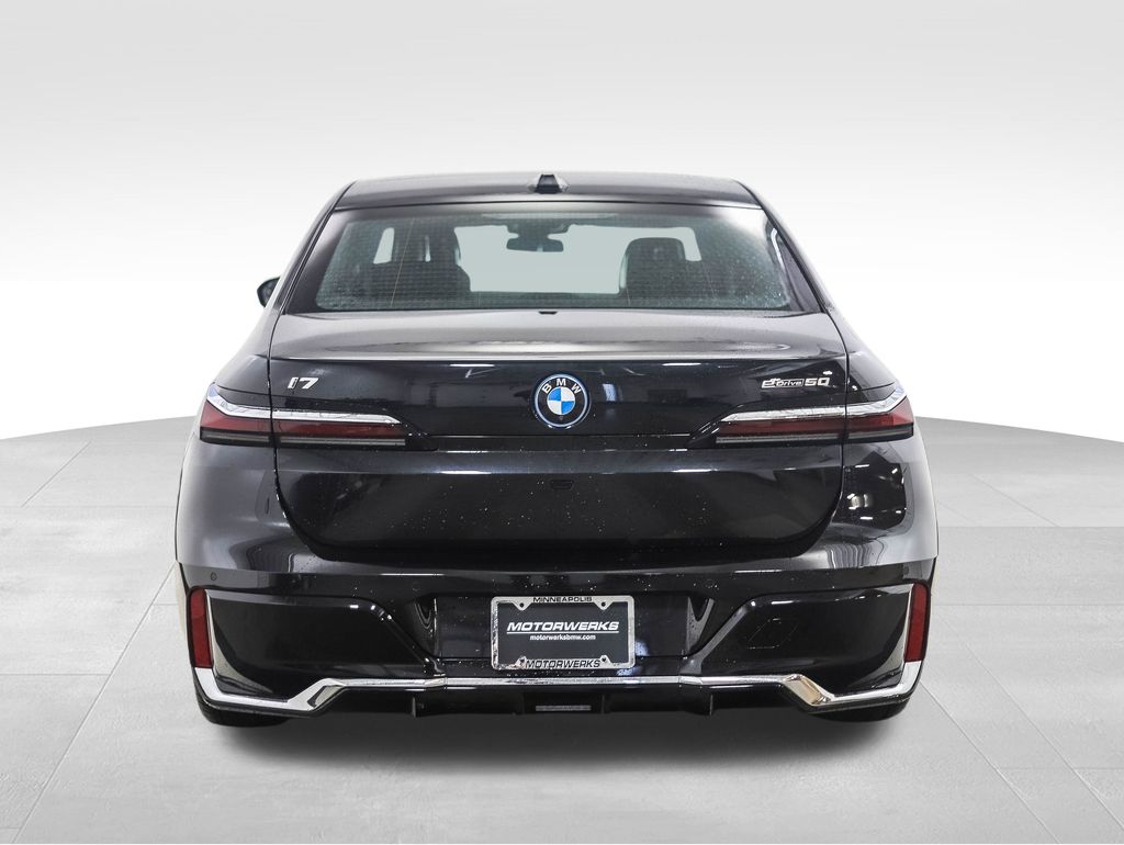 2024 BMW i7 eDrive50 4