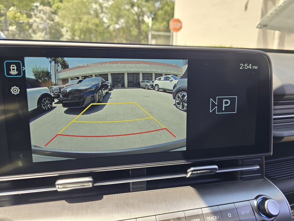 New 2026 White Hyundai SEL Premium image 19