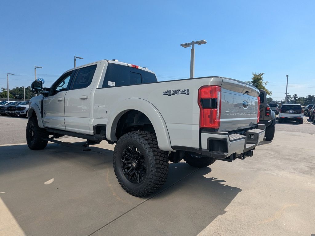 2025 Ford F-250 Black Widow