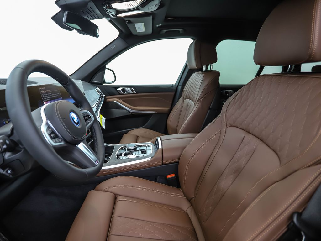 Thumbnail: 2026 BMW X5 - 11