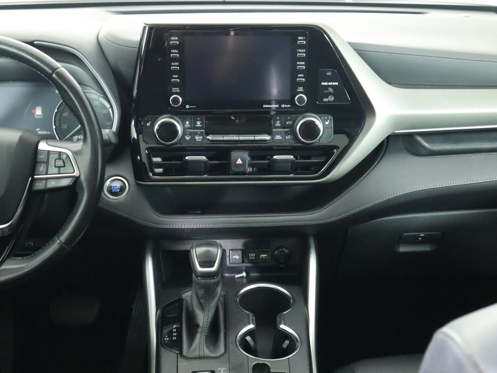 2020 Toyota Highlander XLE 14