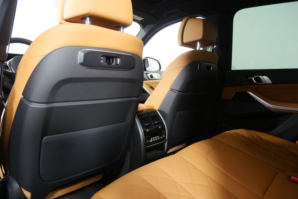 Thumbnail: 2026 BMW X5 - 17