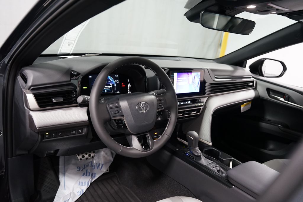 Thumbnail: 2025 Toyota Camry - 11