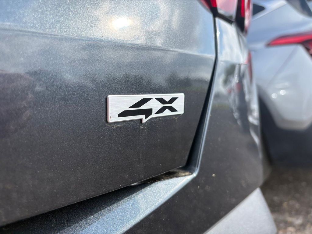 2024 Kia Sorento S - 9
