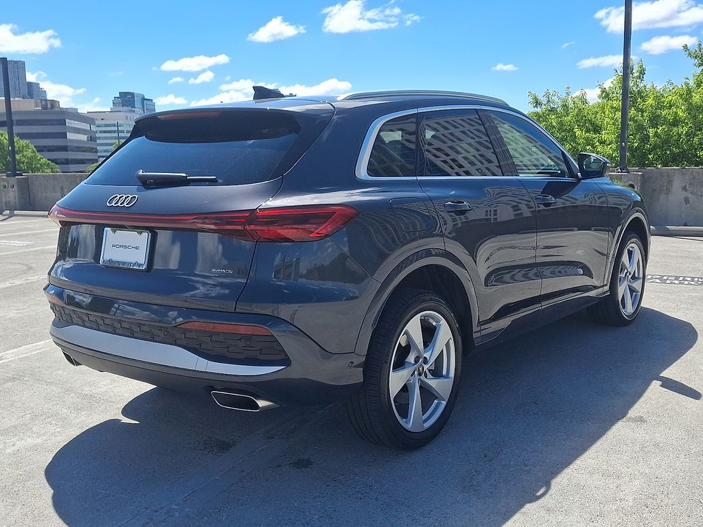 Thumbnail: 2025 Audi Q5 - 8