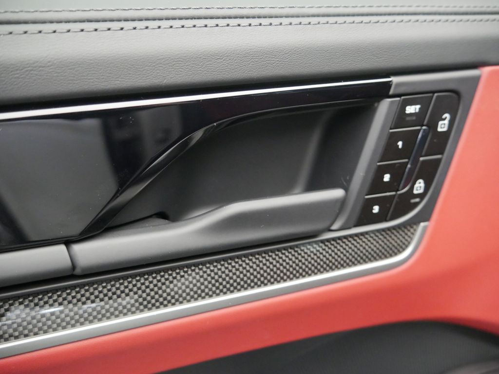 Thumbnail: 2026 Porsche Cayenne - 18