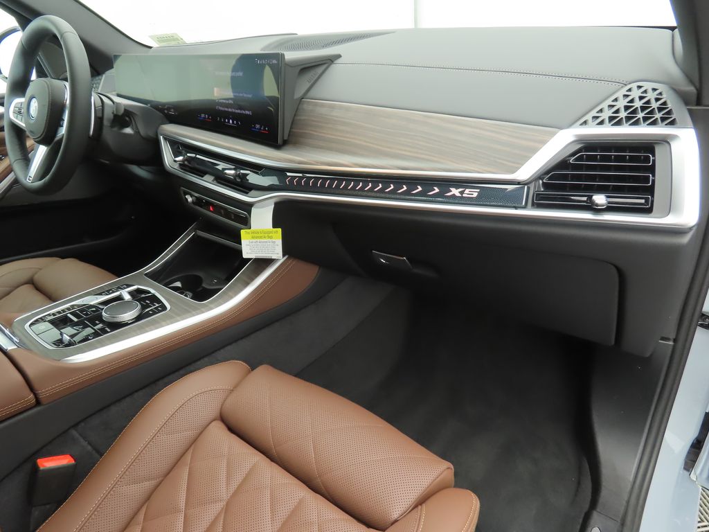 Thumbnail: 2026 BMW X5 - 17