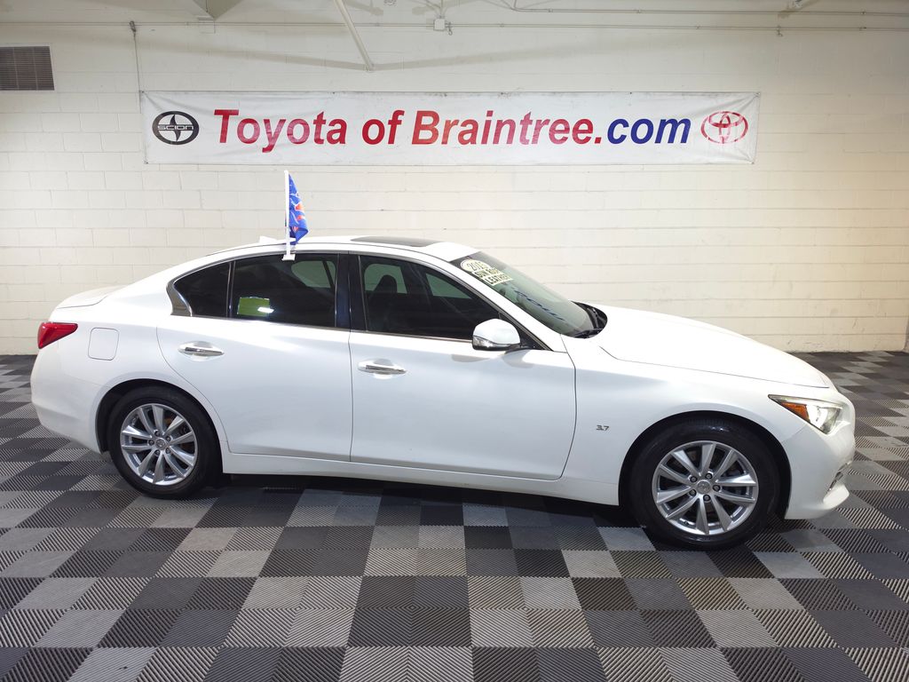 2015 INFINITI Q50 Premium