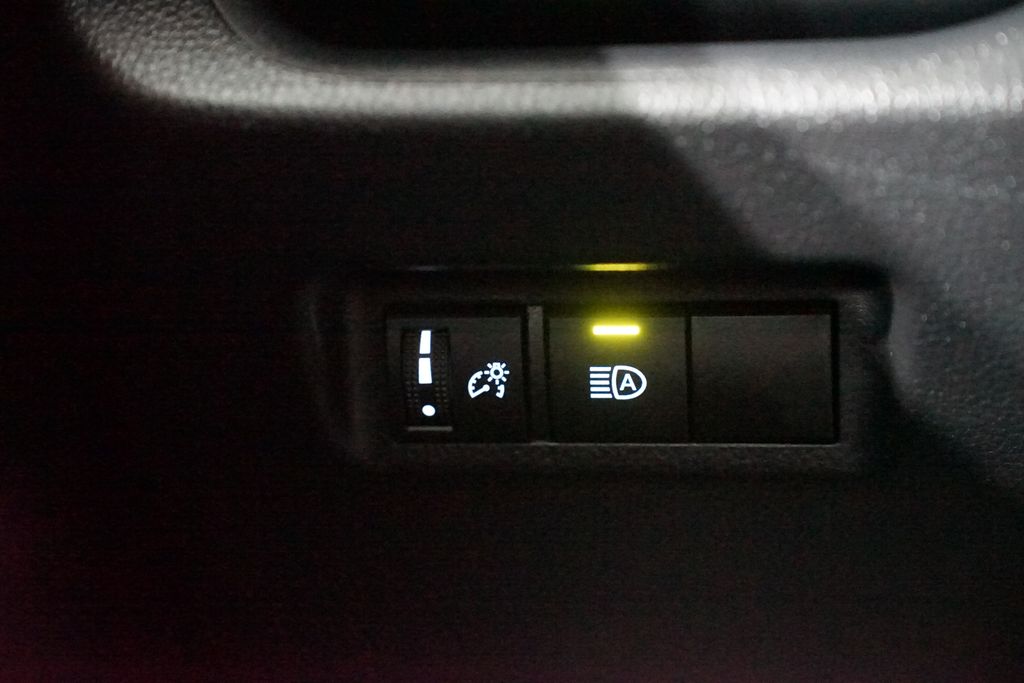 Thumbnail: 2025 Toyota RAV4 - 23