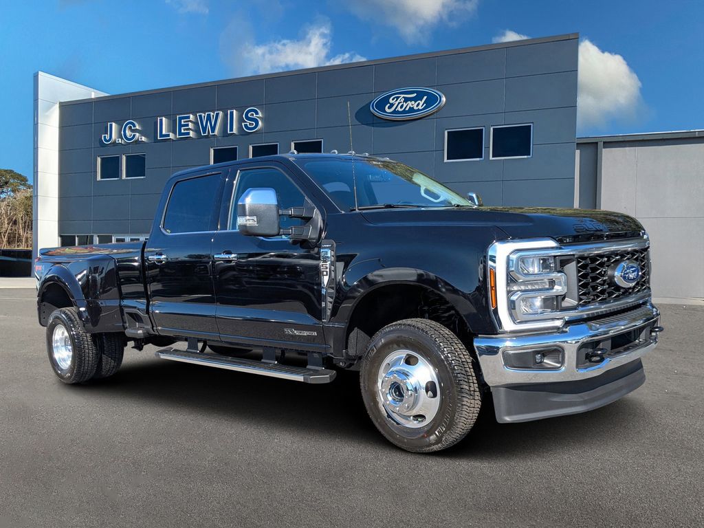 2026 Ford F-350 LARIAT