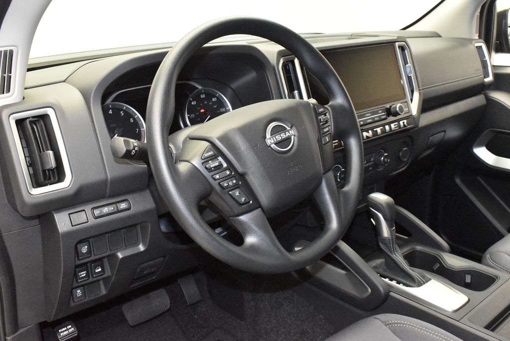 Thumbnail: 2025 Nissan Frontier - 15