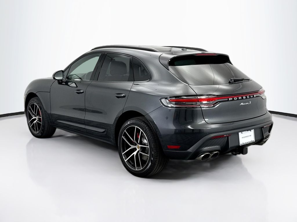 Thumbnail: 2026 Porsche Macan - 3