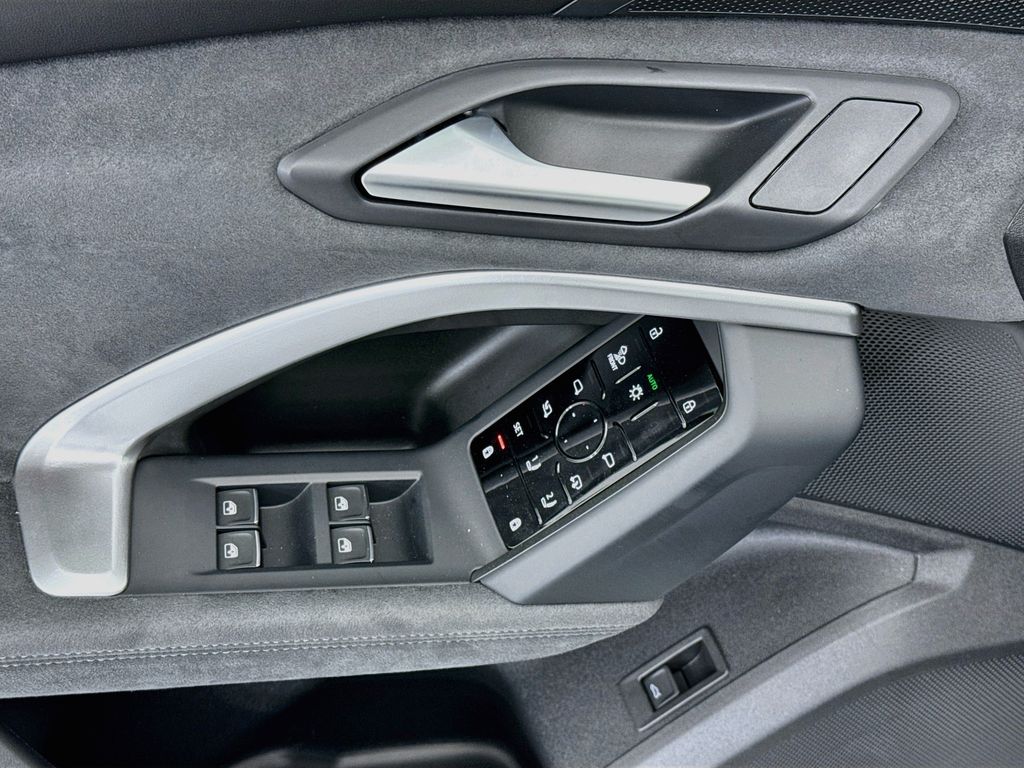 Thumbnail: 2026 Audi SQ5 - 22