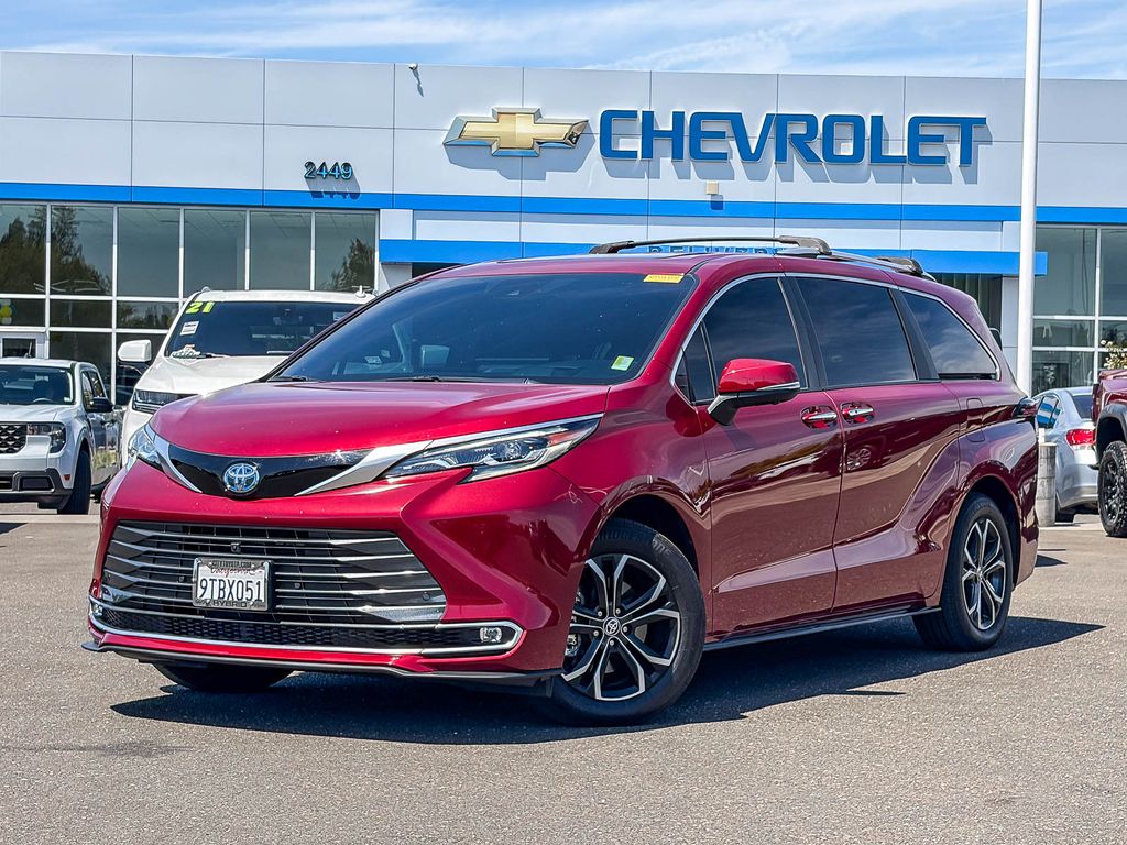 Pearl 2025 Toyota Sienna Minivan All-Wheel Drive Continuously Variable Transmission