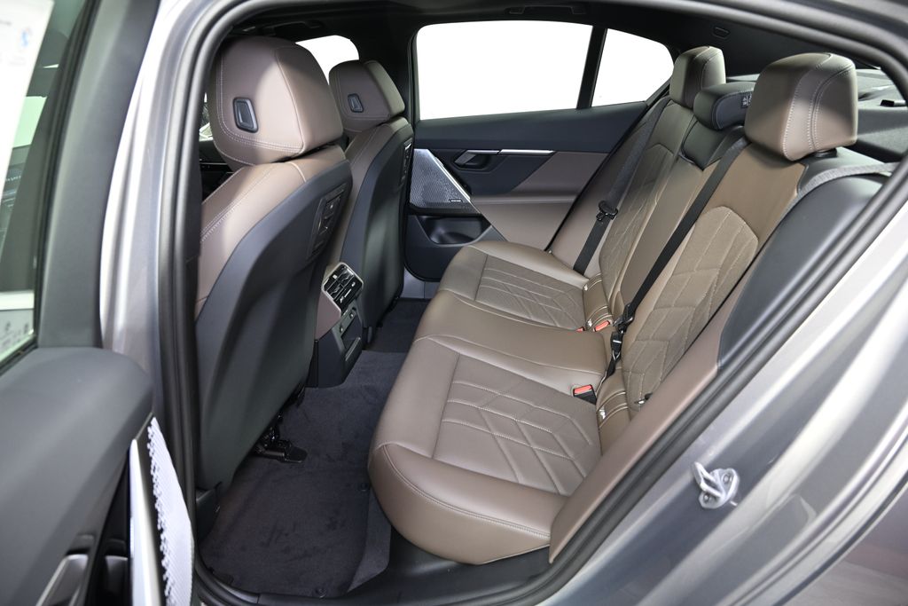 Thumbnail: 2026 BMW 5 Series - 24