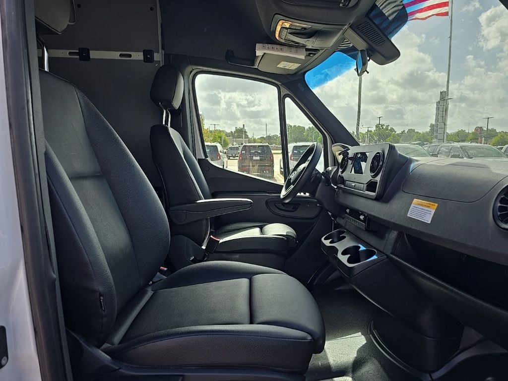 Used 2024 Mercedes-benz Sprinter 2500 Van