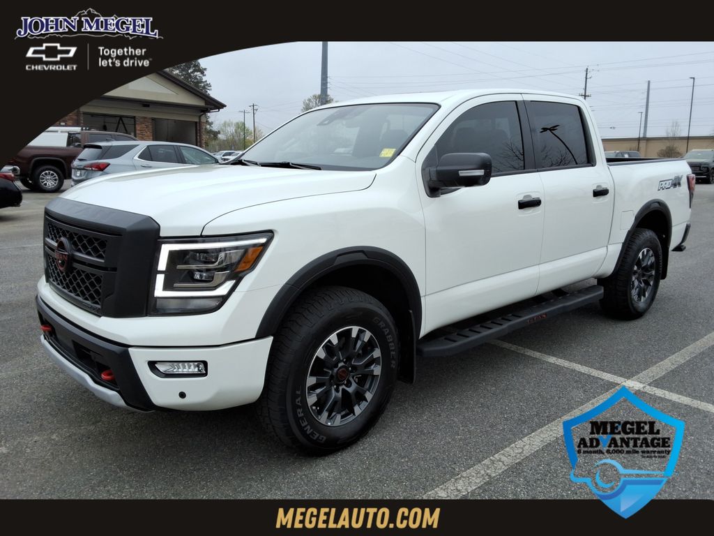 2024 Nissan Titan PRO-4X Crew Cab 4WD