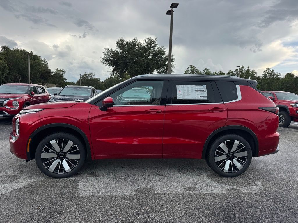 2025 Mitsubishi Outlander SEL photo 4