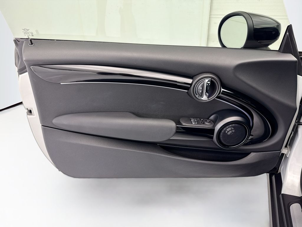 Thumbnail: 2022 MINI Cooper - 27