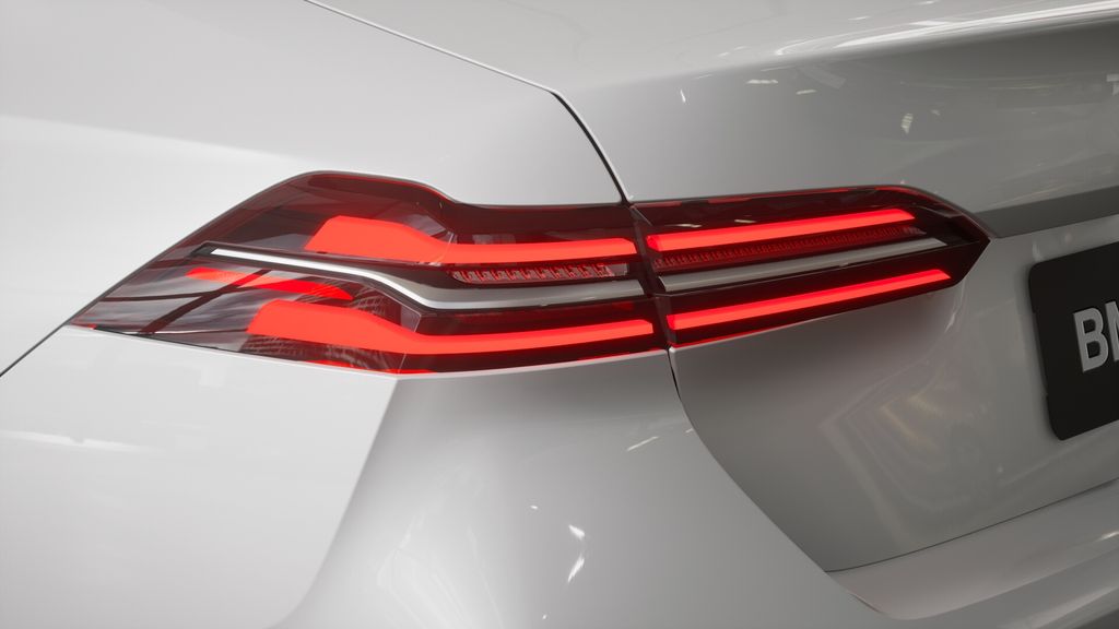 Thumbnail: 2026 BMW 5 Series - 32