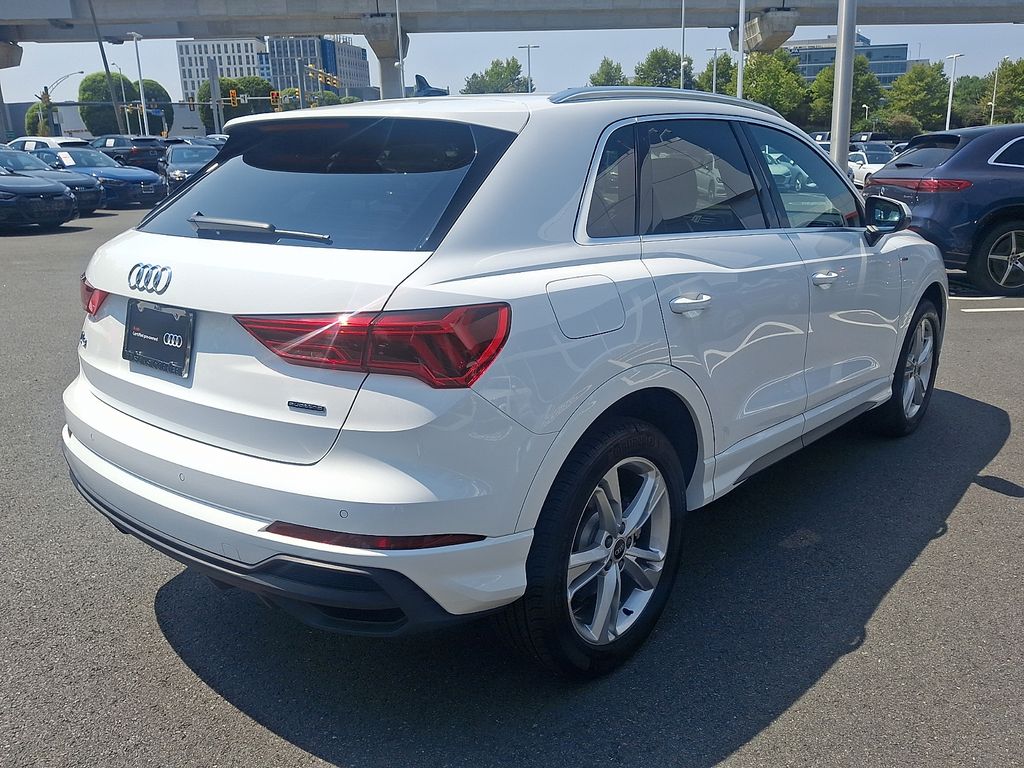 Thumbnail: 2024 Audi Q3 - 4