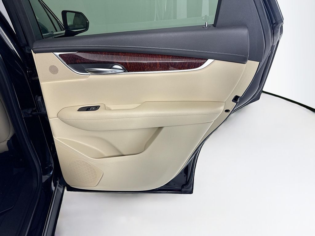 Thumbnail: 2019 Cadillac XT5 - 28