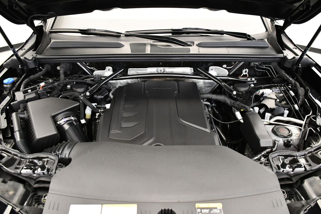 Thumbnail: 2025 Audi Q5 - 12