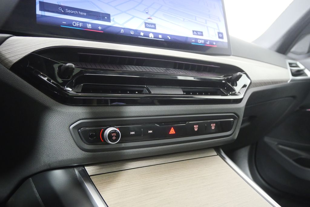 Thumbnail: 2025 BMW 3 Series - 23