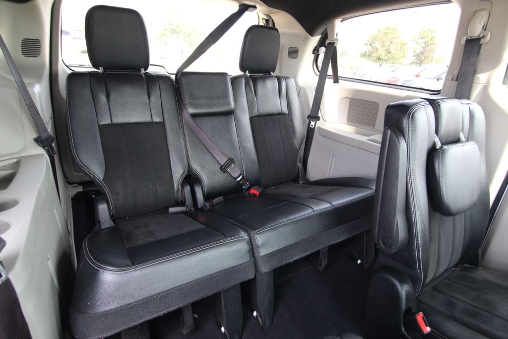 Used 2019 Dodge Grand Caravan Van