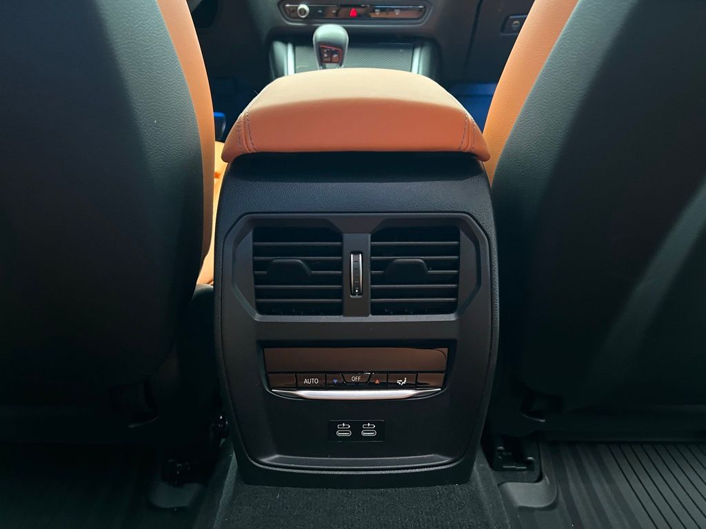 Thumbnail: 2025 BMW M3 - 9