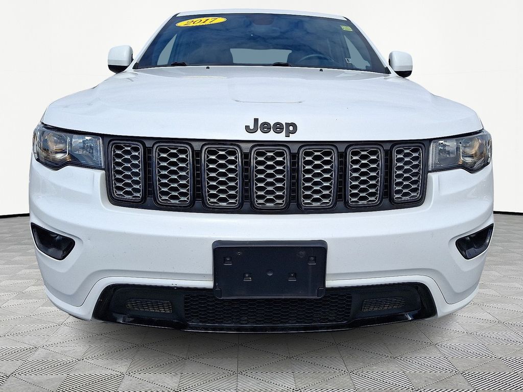2017 Jeep Grand Cherokee — photo 2