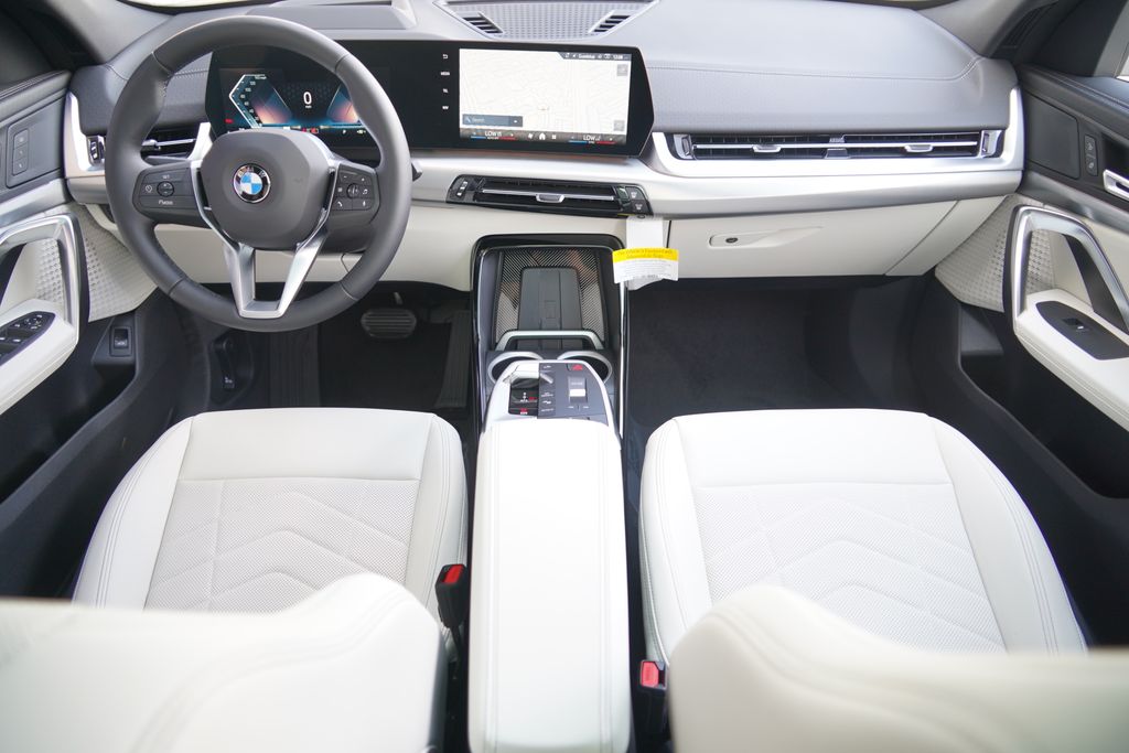Thumbnail: 2027 BMW X2 - 18