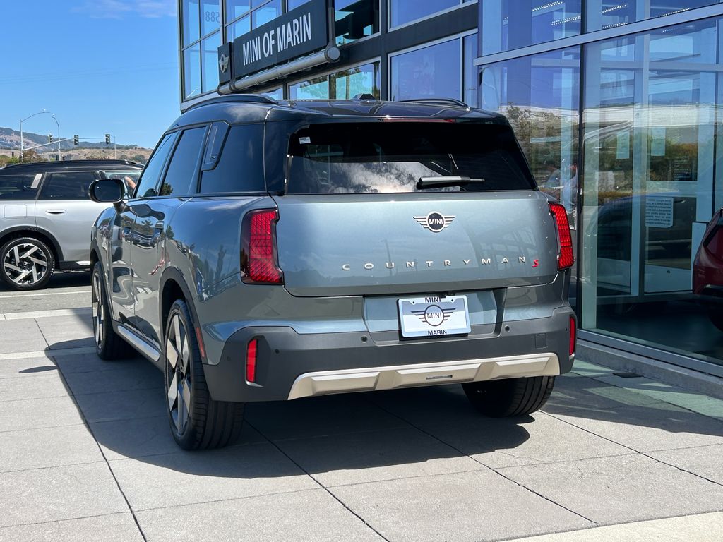Thumbnail: 2027 MINI Cooper Countryman - 3